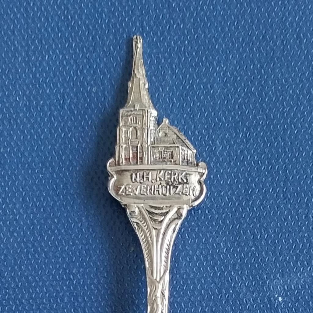 verzilverd lepeltje NH Kerk Zevenhuizen, wapen in bakje, Antiek en Kunst, Antiek | Bestek, Ophalen of Verzenden