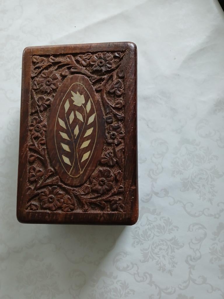 Houten Sigarenkistje met Snijwerk, Ophalen of Verzenden