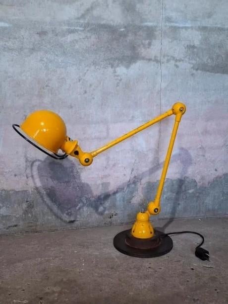 Oude vintage Jielde lamp gereviseerd geel, Huis en Inrichting, Lampen | Tafellampen, Zo goed als nieuw, Minder dan 50 cm, Ophalen of Verzenden