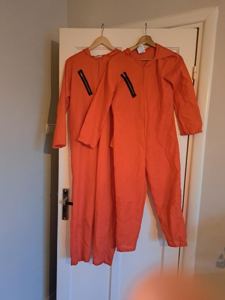 Twee pakken carnaval Casa de Papel, Kinderen en Baby's, Carnavalskleding en Verkleedspullen, Ophalen of Verzenden, Jongen of Meisje