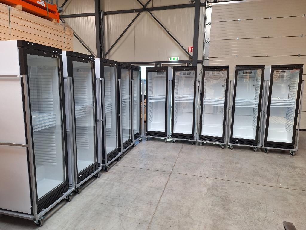 glasdeurkoelkast glasdeur koeling wit of zwart transportkar, Witgoed en Apparatuur, Ophalen, 200 liter of meer, 60 cm of meer
