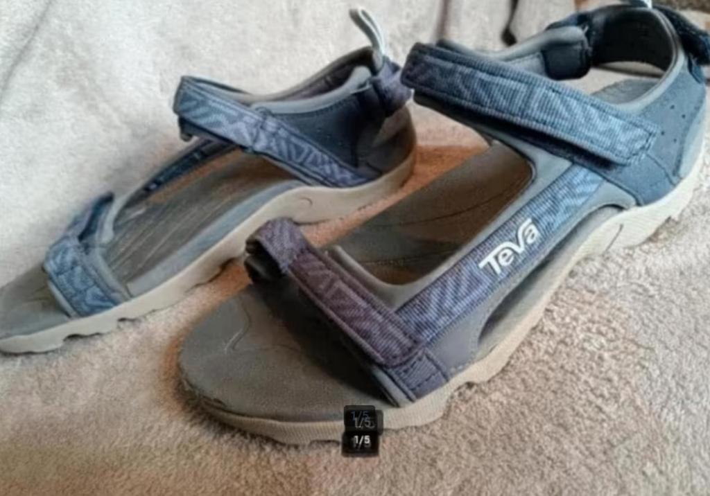 teva dames sandalen geschikt voor voet van 24cm / maat 38, Gedragen, Sandalen of Muiltjes, Ophalen of Verzenden