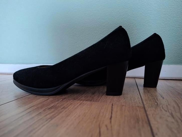 Clarks Suède Pumps Maat 5 (38), Pumps, Zwart, Ophalen of Verzenden, Zo goed als nieuw