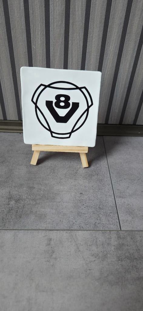 Tegel met Scania V8 logo, Ophalen of Verzenden, Zo goed als nieuw