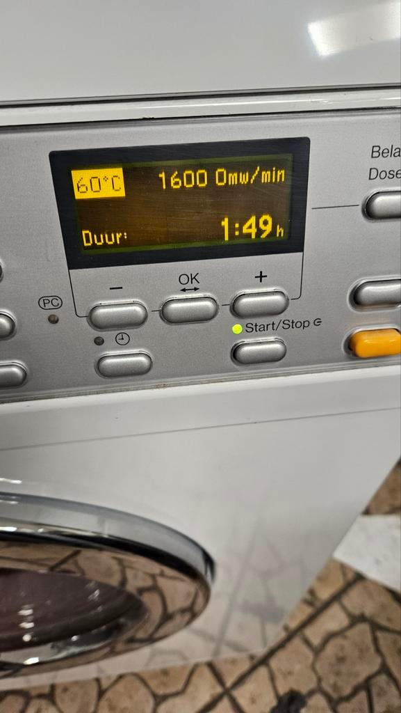 Miele W 5645  energieklasse A+++ 8KG 1600Toeren, 6 tot 8 kg, Minder dan 85 cm, Ophalen of Verzenden, Voorlader