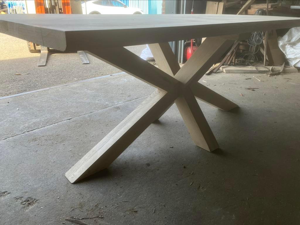 Eiken boomstam tafelblad massief en eiken onderstel mogelijk, Ophalen, 200 cm of meer, Zo goed als nieuw, Vijf personen of meer