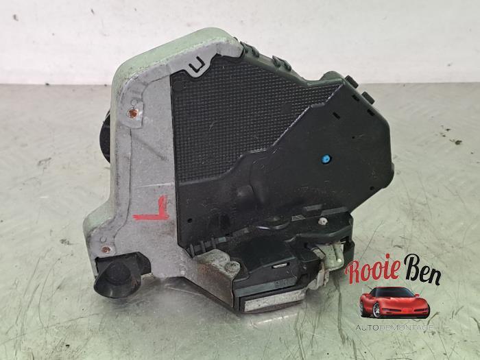 Deurslot Mechaniek 4Deurs links-voor van een Lexus RX 300, Auto-onderdelen, Gebruikt, -, -, -