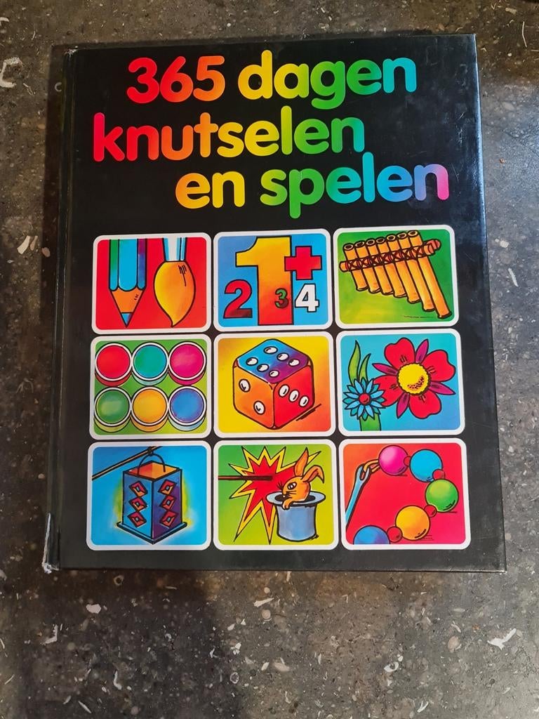 365 dagen Knutselen en Spelen, Boeken, Kinderboeken | Kleuters, Ophalen of Verzenden, Gelezen