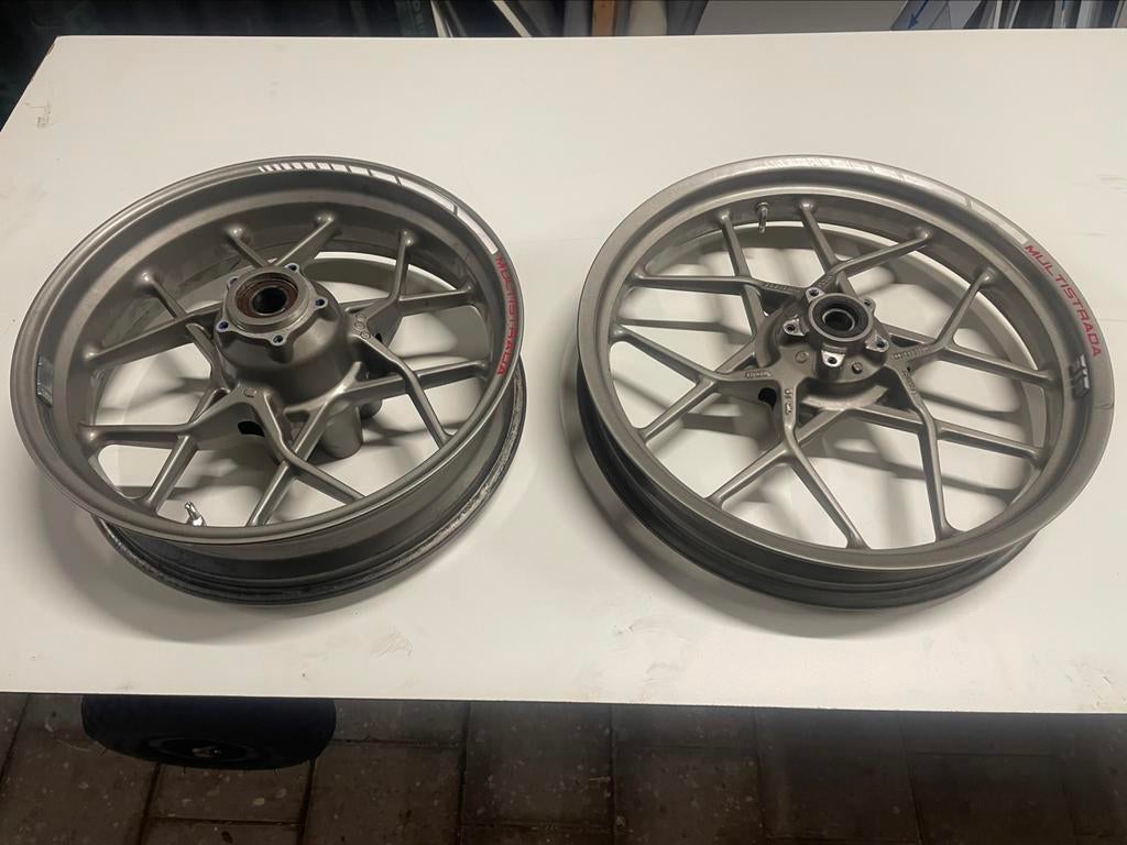 Te koop velgen voor een Multistrada 950 bouwjaar 2017, Verzenden, Gebruikt