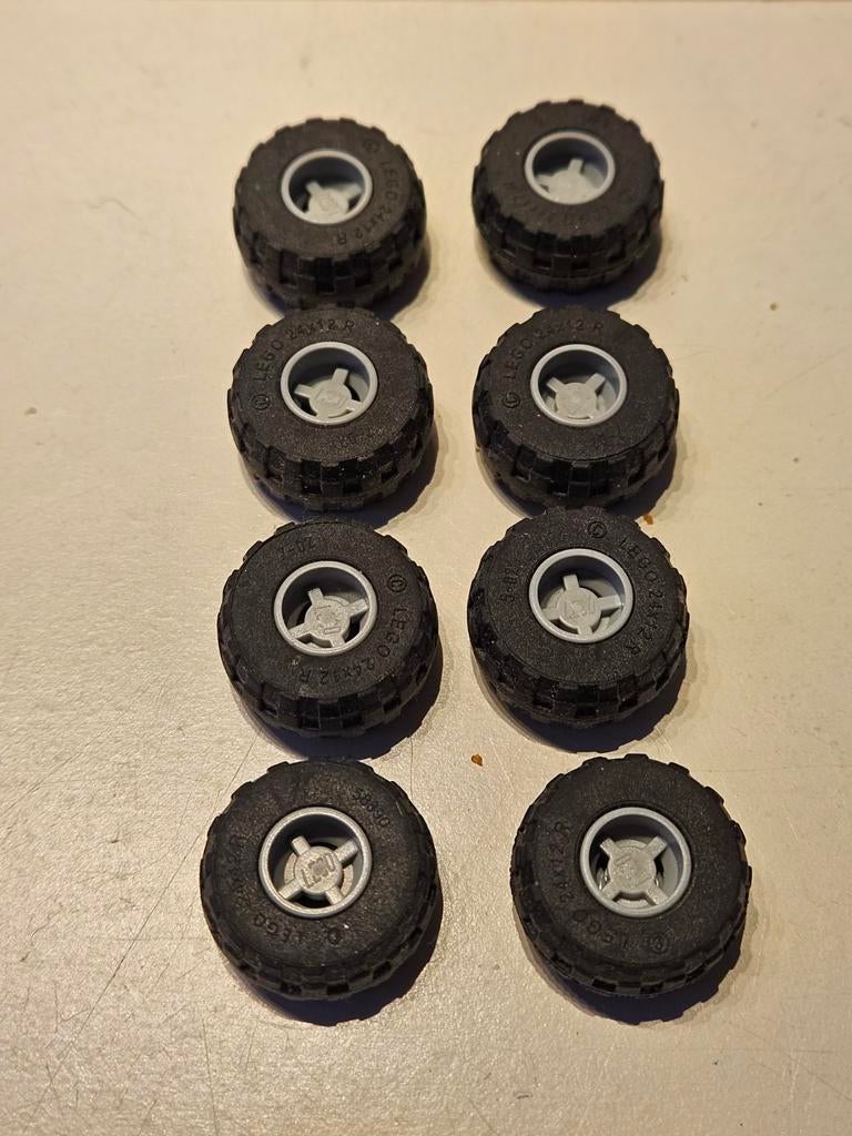 Set van 8 Lego Wielen, Ophalen of Verzenden, Zo goed als nieuw, Losse stenen, Lego