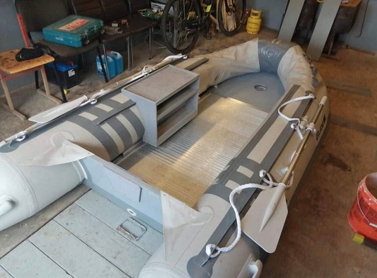 Foto 10 van Handige tafel voor rubberboot of kleine boot