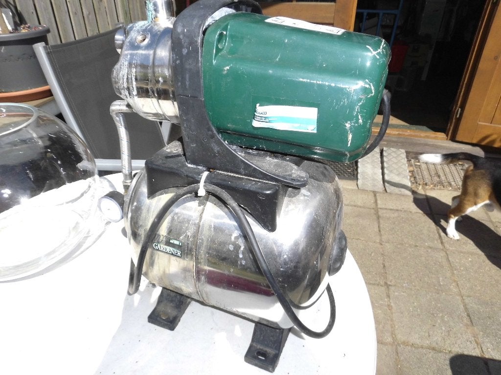 Hydrofoorpomp voor de onderdelen., Tuin en Terras, Waterpompen, Ophalen, Gebruikt, Elektrisch, Hydrofoorpomp