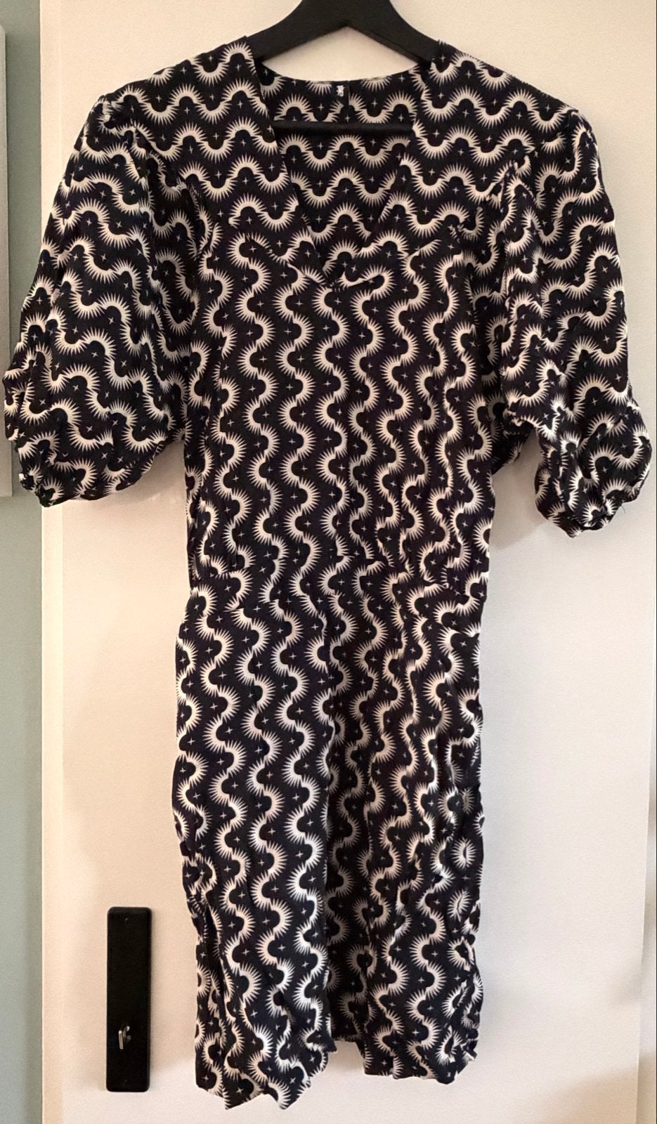 Eksept jurk met print, maat XS, Kleding | Dames, Zwart, Ophalen of Verzenden, Zo goed als nieuw, Knielengte