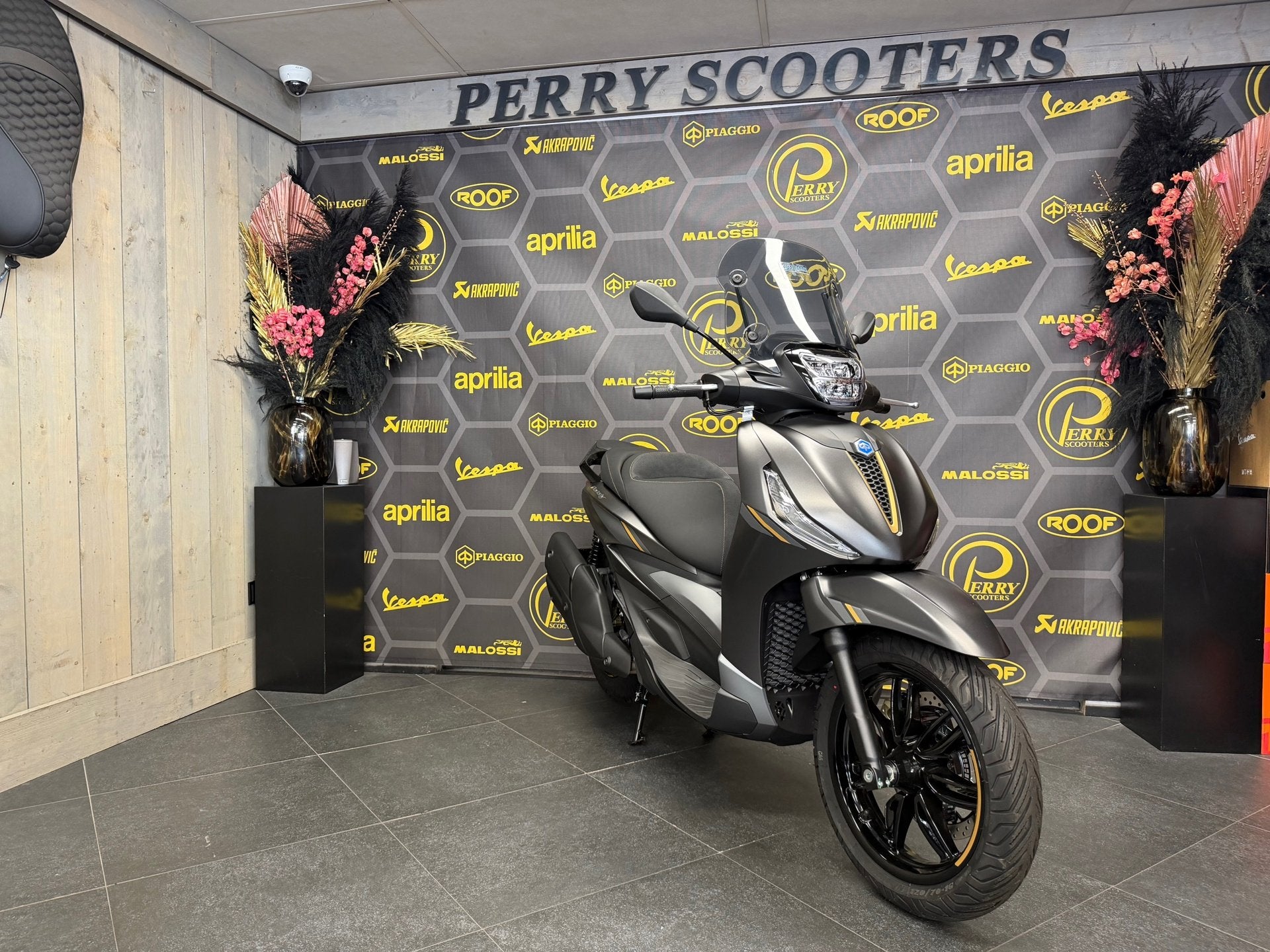 Piaggio BEVERLY SE 400 2026 E5+ SPECIAL EDITION 25TH ANNIVER, Scooter, Vespa, Viale Rinaldo Piaggio
56025  Pontedera, NL, Automaat