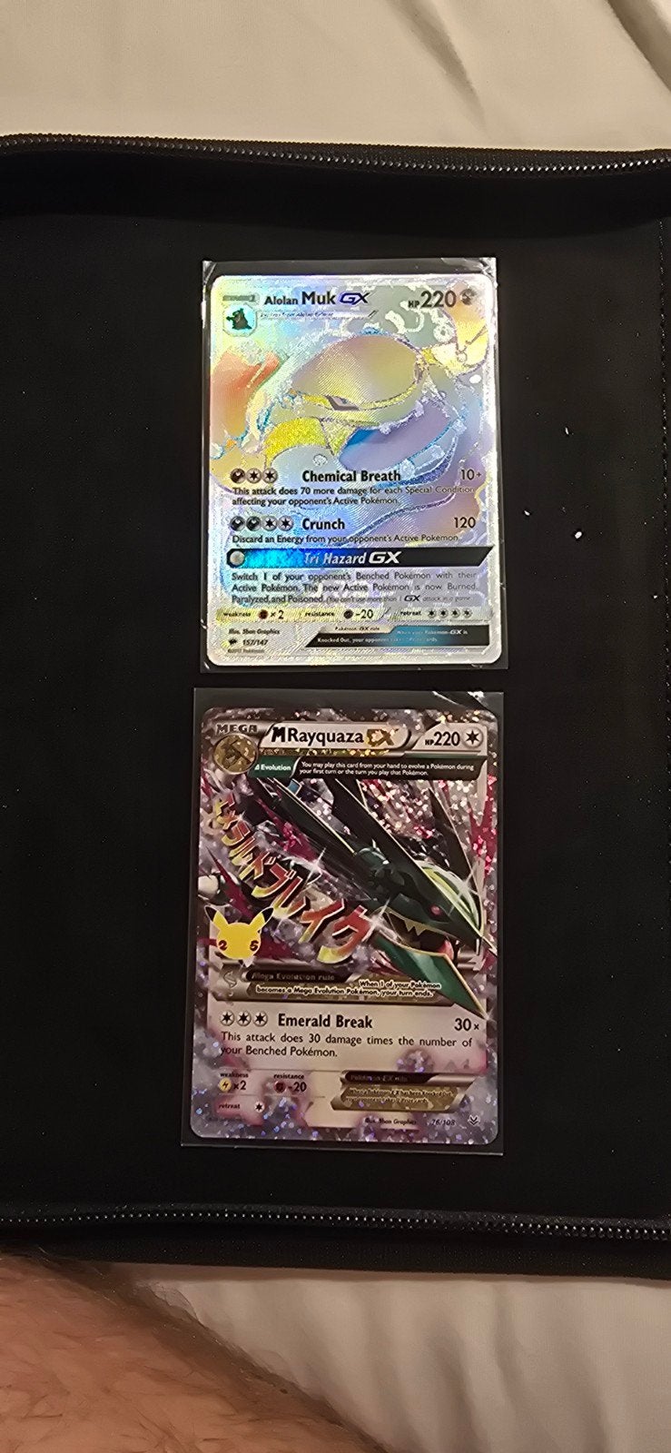 Mega Rayquaza EX 25th & Rainbow Alolan Muk GX Pokémon kaart, Ophalen of Verzenden, Zo goed als nieuw, Meerdere kaarten, Foil