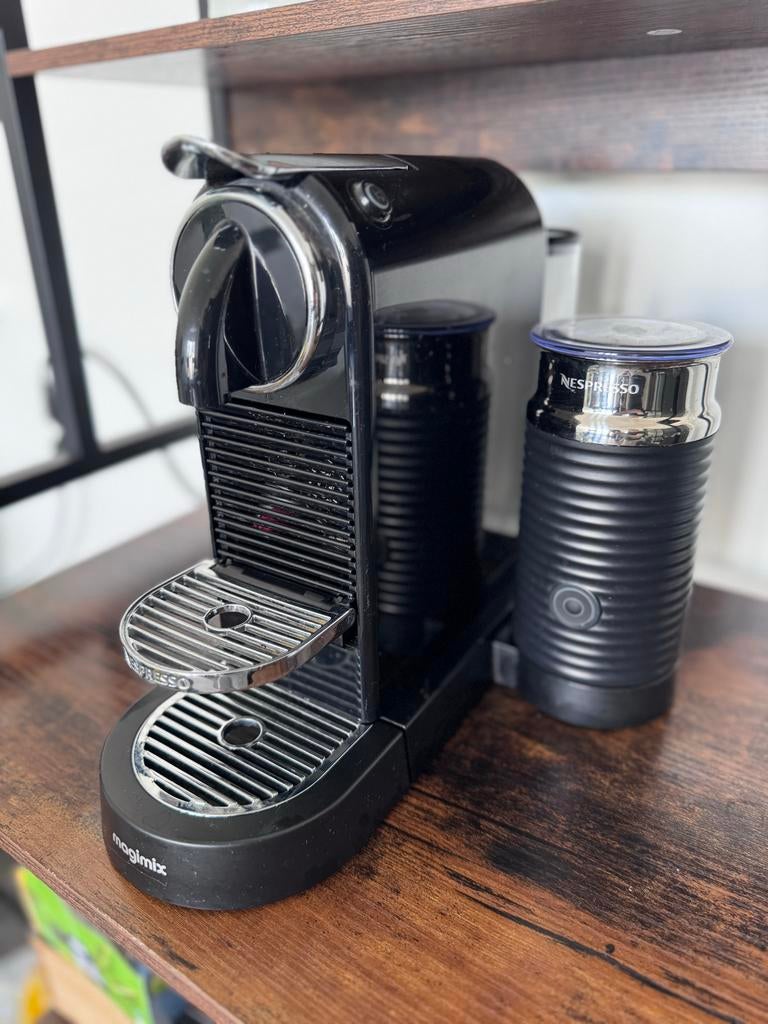 Nespresso Magimix koffiemachine met melkopschuimer, Ophalen, Gebruikt, Koffiemachine, 1 kopje