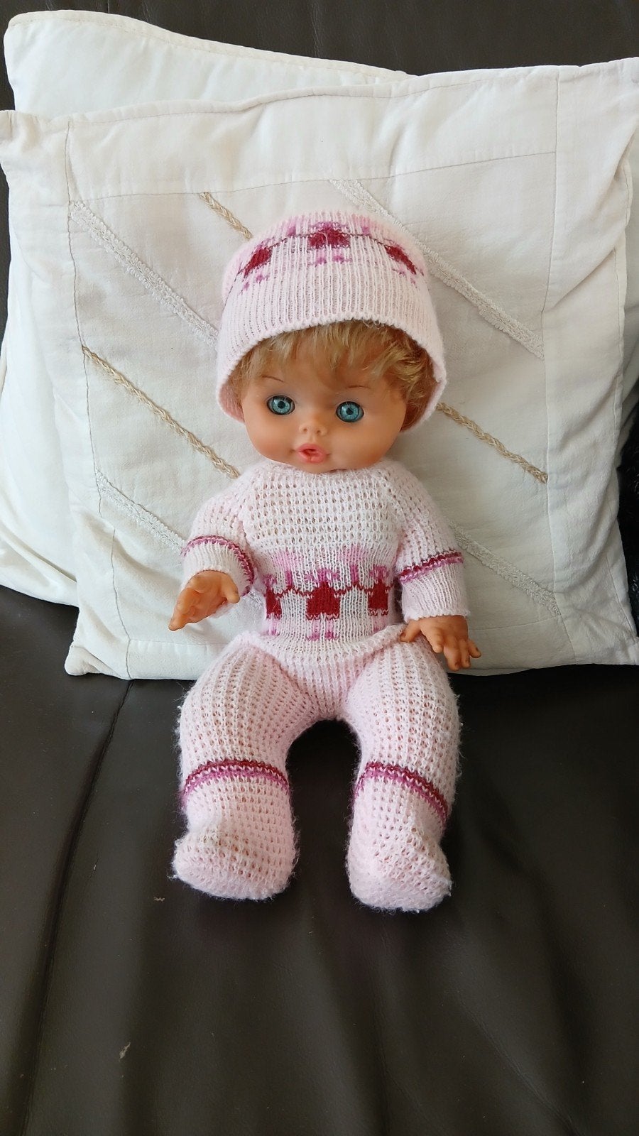 Vintage G.A. DEA pop, in roze gebreide set, Verzamelen, Poppen, Gebruikt, Pop, Ophalen of Verzenden