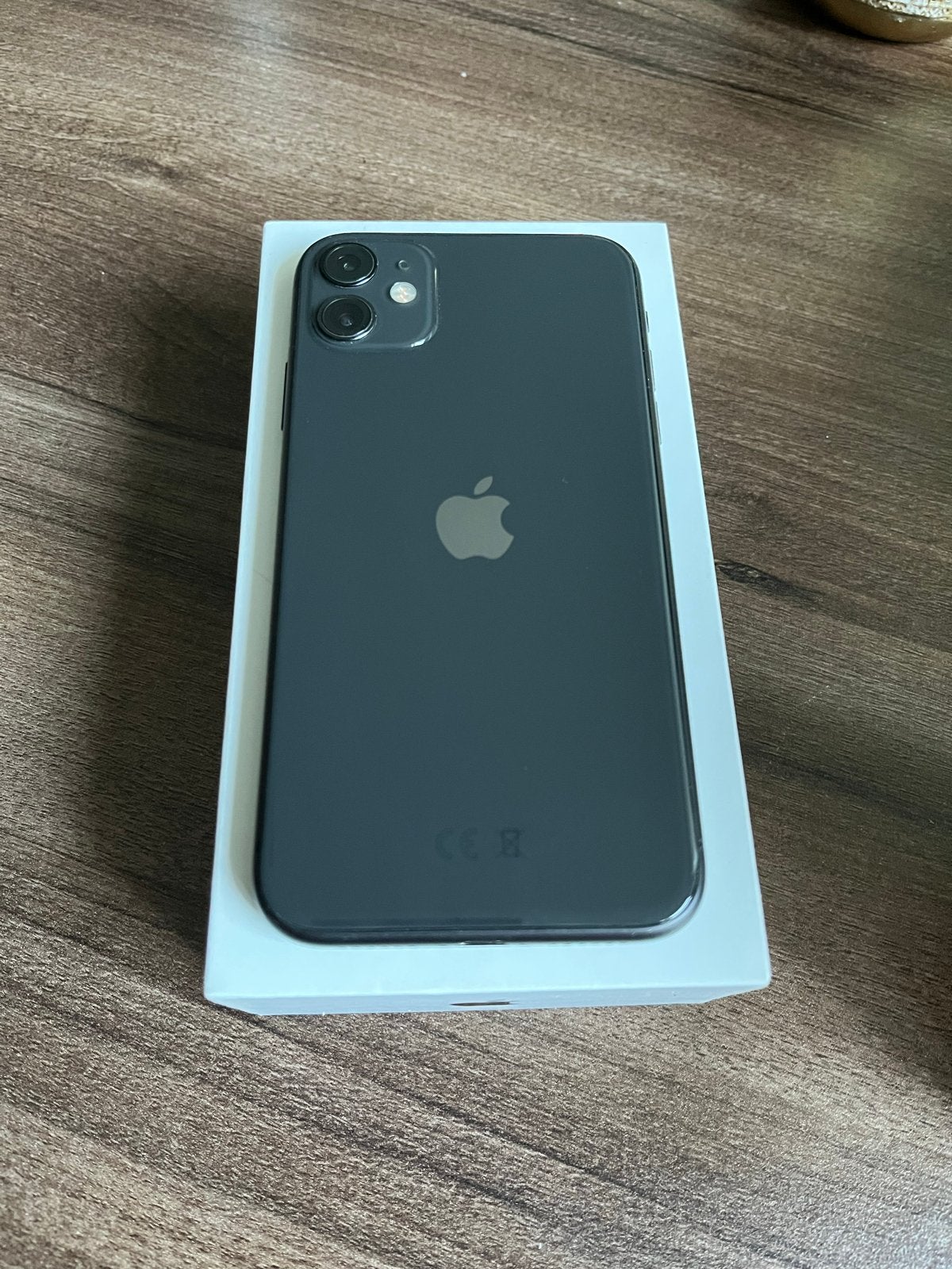 iPhone 11 128GB Zwart + Doos, Oplader & Nudient Hoes, Telecommunicatie, Mobiele telefoons | Apple iPhone, Zwart, 72 %, Zonder simlock