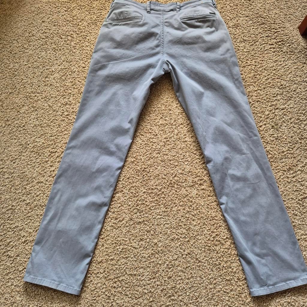 Hugo Boss jeans 34-32, Kleding | Heren, Spijkerbroeken en Jeans, Overige kleuren, Ophalen of Verzenden, Zo goed als nieuw, Hugo Boss