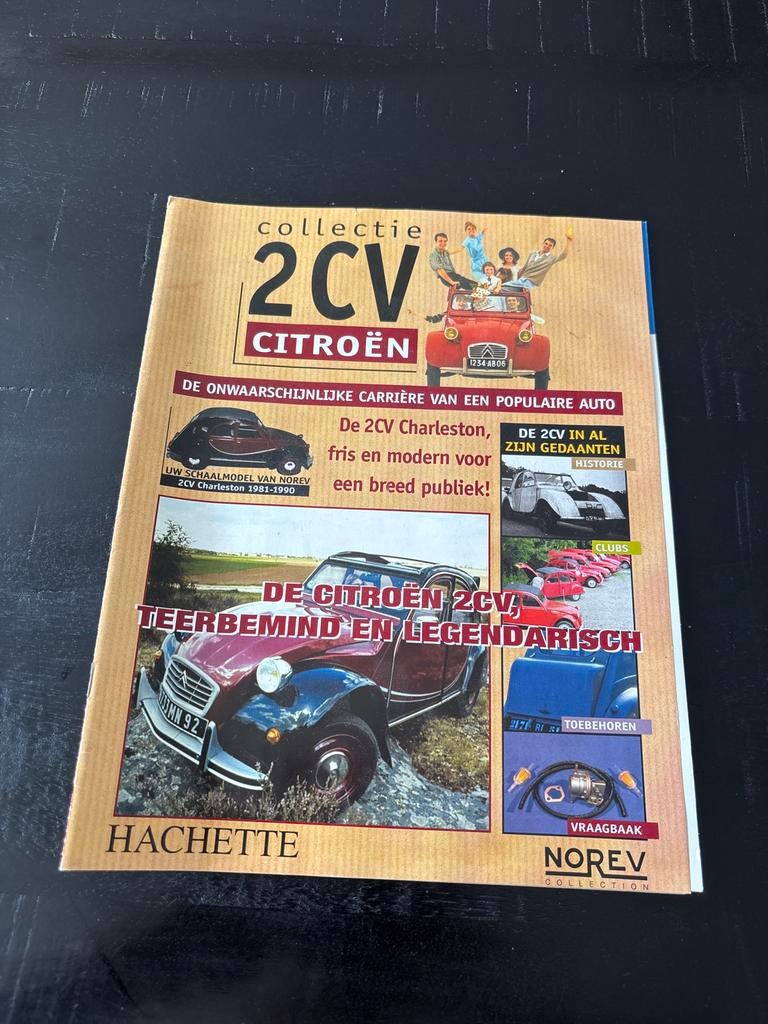 Citroën 2CV Collectie Hachette met modelauto, Hobby en Vrije tijd, Modelauto's | Overige schalen, Zo goed als nieuw, Overige typen