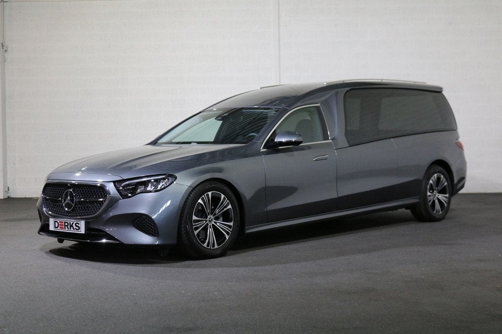 Mercedes-Benz E-Klasse 220D Indus Eneexis 3-deurs Begrafenis, Automaat, Achterwielaandrijving, Gebruikt, 4 cilinders