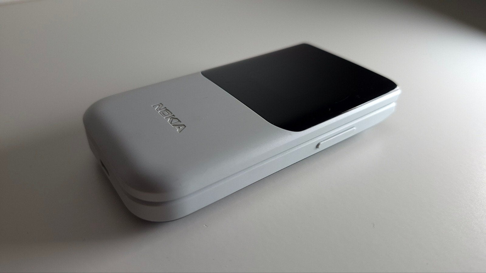 Nokia 2720 Flip - Dual Sim - 4GB, Telecommunicatie, Mobiele telefoons | Nokia, Wit, Fysiek toetsenbord, Nieuw, Inklapmodel