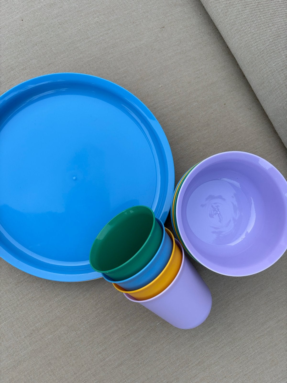 plastic servies set - 4 stuks lila, geel, groen, blauw, Ophalen, Hema, Kunststof, Zo goed als nieuw