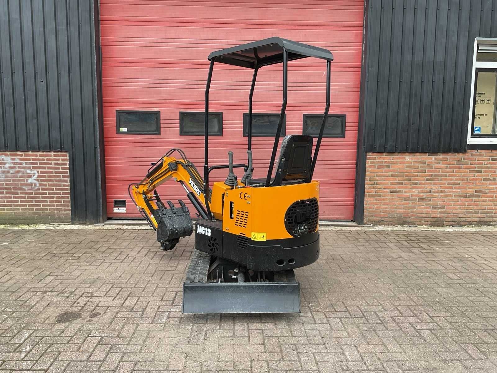 VICSEC VC13 Geel Minigraafmachine, Zakelijke goederen, Machines en Bouw | Kranen en Graafmachines, Graafmachine