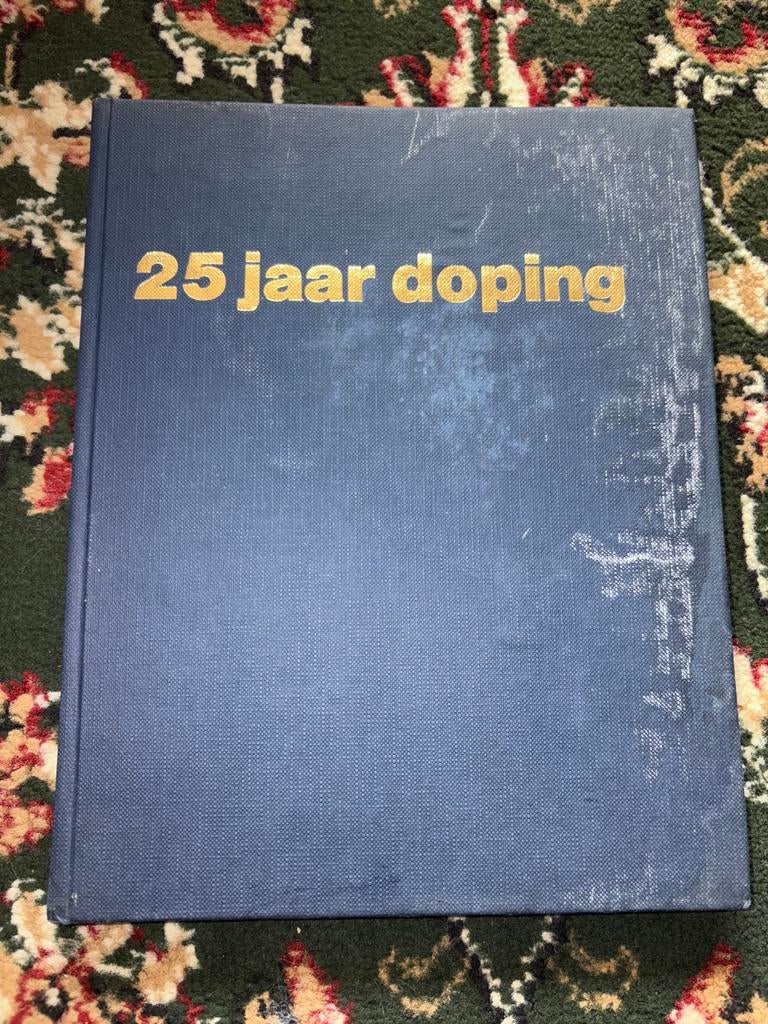25 jaar doping - Theo Koomen (1976), Ophalen of Verzenden, Gelezen, Overige sporten