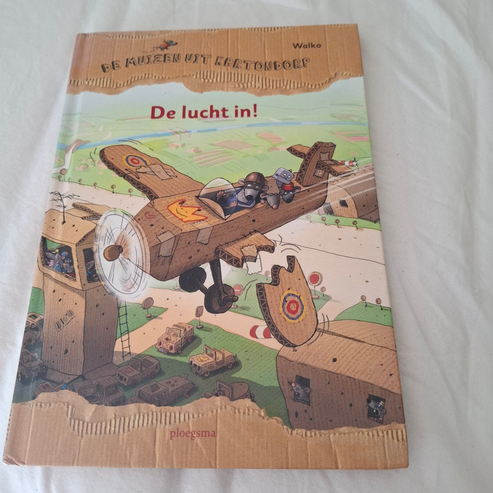 De Muizen uit Kartondorp: De lucht in! - Kinderboek, Ophalen of Verzenden, Zo goed als nieuw, Walko, Fictie