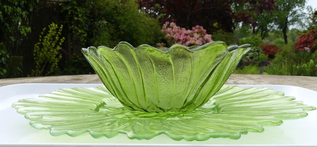 Super Sunflower Set Groen Glas Zonnebloem Schaal + Schaaltje, Antiek en Kunst, Antiek | Glas en Kristal, Ophalen of Verzenden