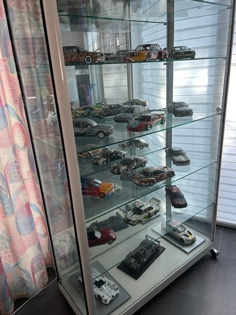 BMW ART COLLECTIE (compleet 1:18 schaal), Hobby en Vrije tijd, Modelauto's | 1:18, Ophalen, Nieuw, Auto, Overige merken