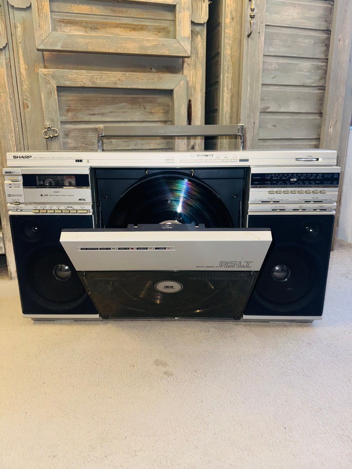 Sharp VZ-2500 boombox stereo met verticale platenspeler, Ophalen of Verzenden, A, A, A