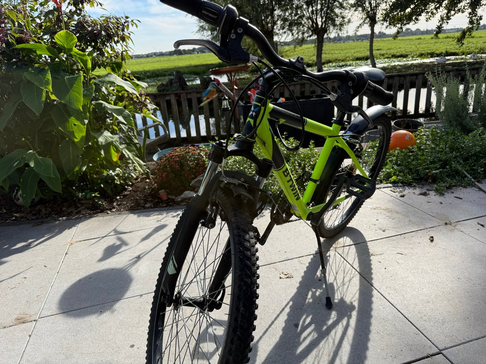 Foto 2 van B'Twin Rockrider 24 inch kinderfiets - Gebruikt