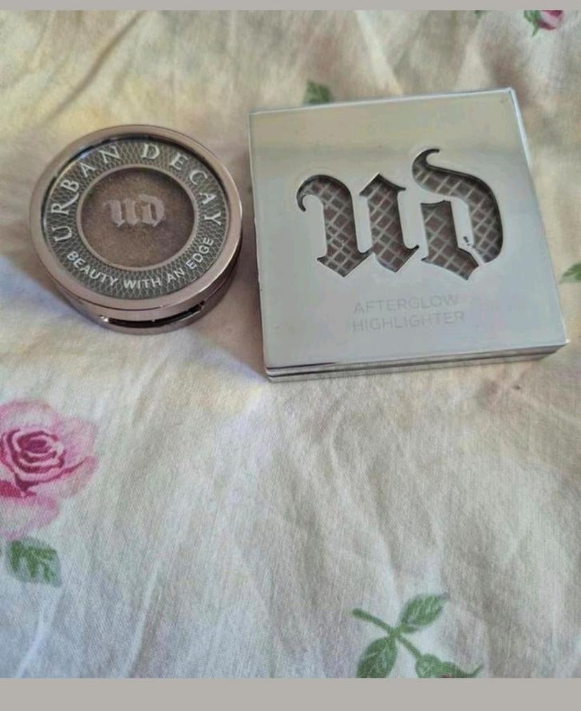 Urban Decay highlighter Aura en oogschaduw! Kleding, tassen, Ophalen of Verzenden, Zo goed als nieuw, Make-up