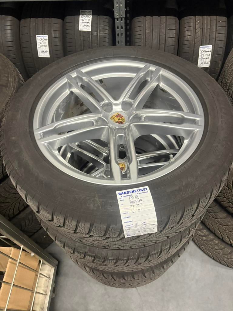 Origineel 19’’ Porsche Macan Winterset met Dunlop banden!!, Auto-onderdelen, Banden en Velgen, Gebruikt, Info@asnv.nl, Banden en Velgen