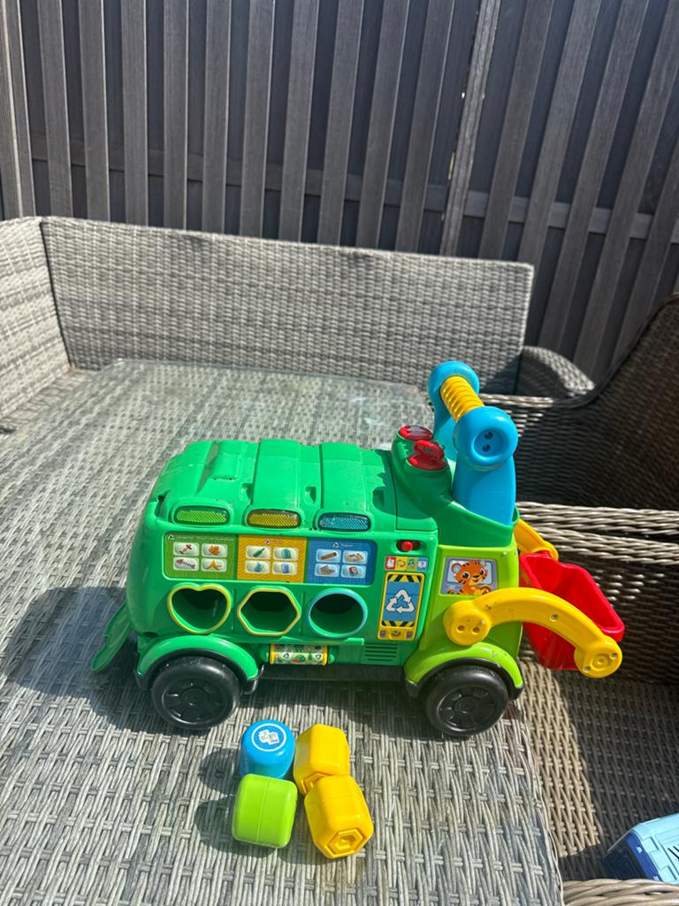 VTech Vuilniswagen met Vormen en Geluiden, Kinderen en Baby's, Ophalen, Zo goed als nieuw, Jongen of Meisje