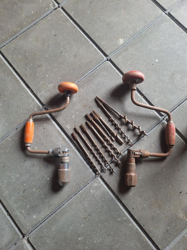 Oude handboren, Ophalen
