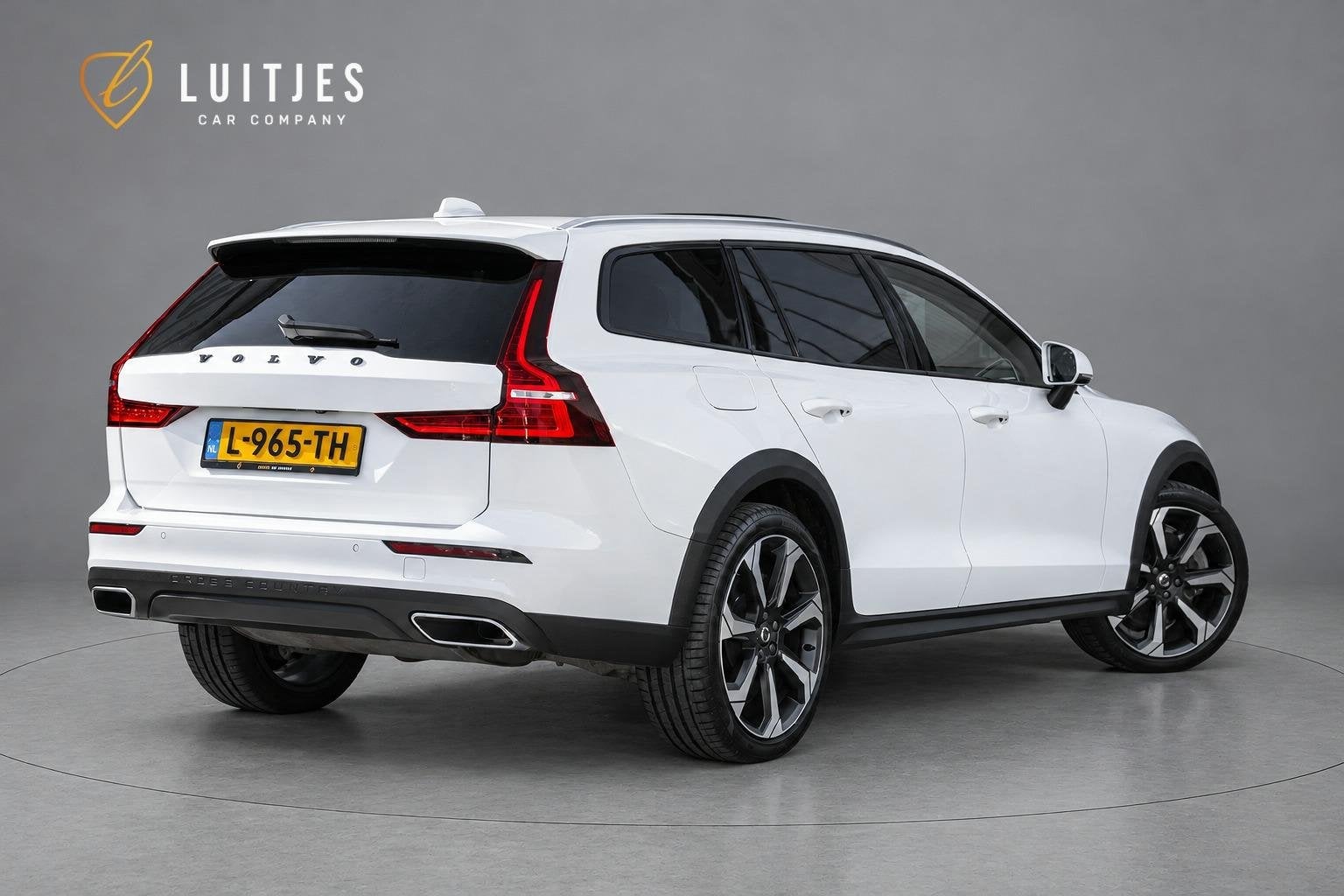 Volvo V60 Cross Country 2.0 250pk B5 AWD Pro OrgNL Panorama|, Auto's, Dealer onderhouden, Euro 6, 4 cilinders, 1969 cc