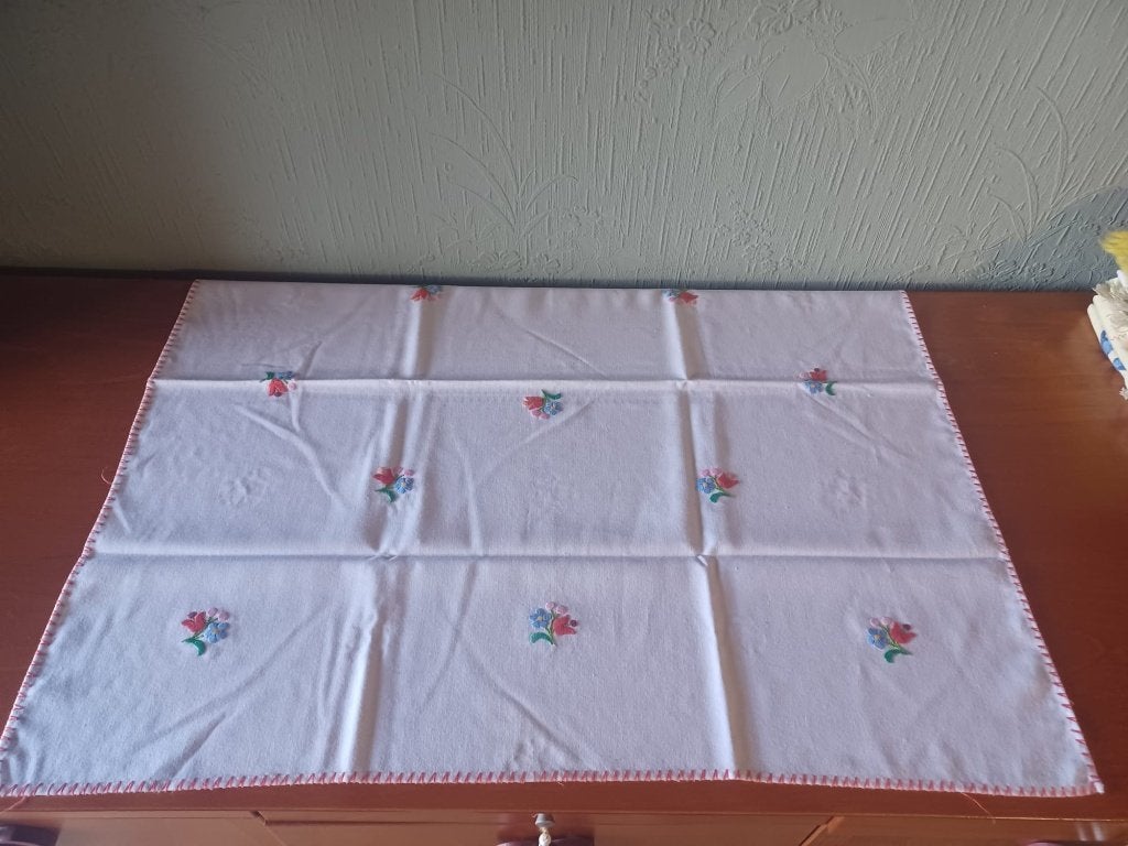 Origineel Hongaars Kalocsa Handgeborduurd Tafelkleed – 76x76, Verzenden