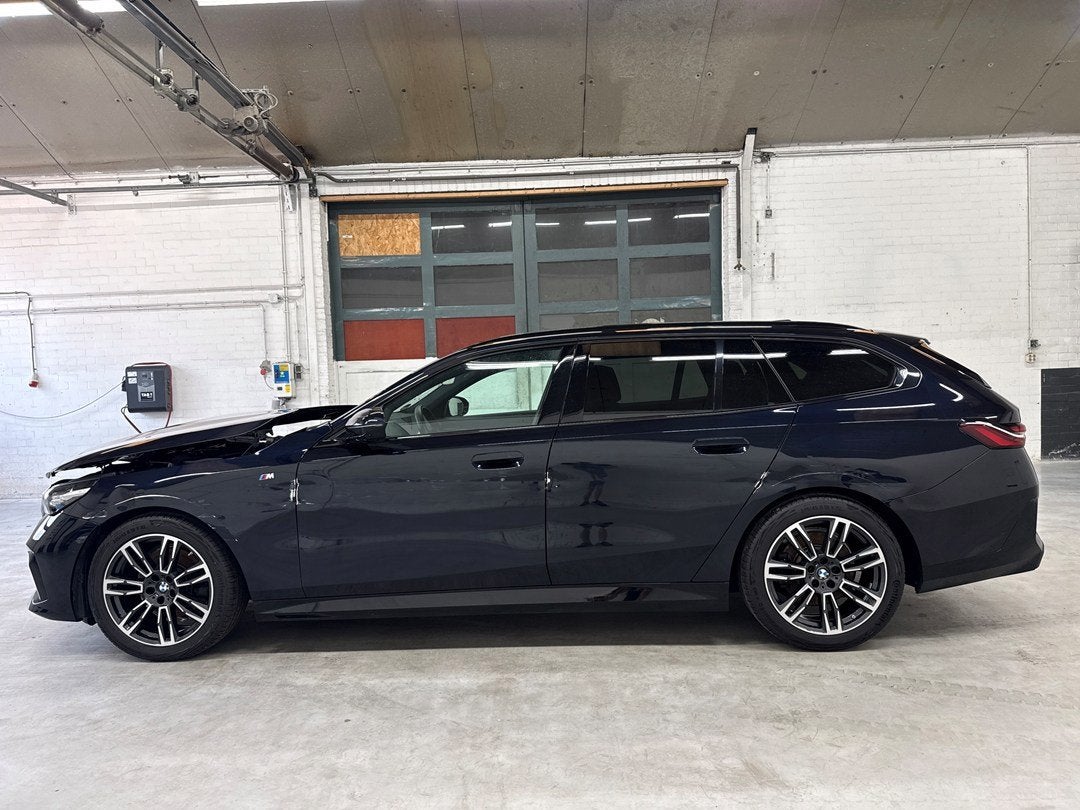 BMW 5-serie Touring 520d M Pakket|CARBONSCHWARZ|Head up|360, Dealer onderhouden, Achterwielaandrijving, 4 cilinders, 2000 kg