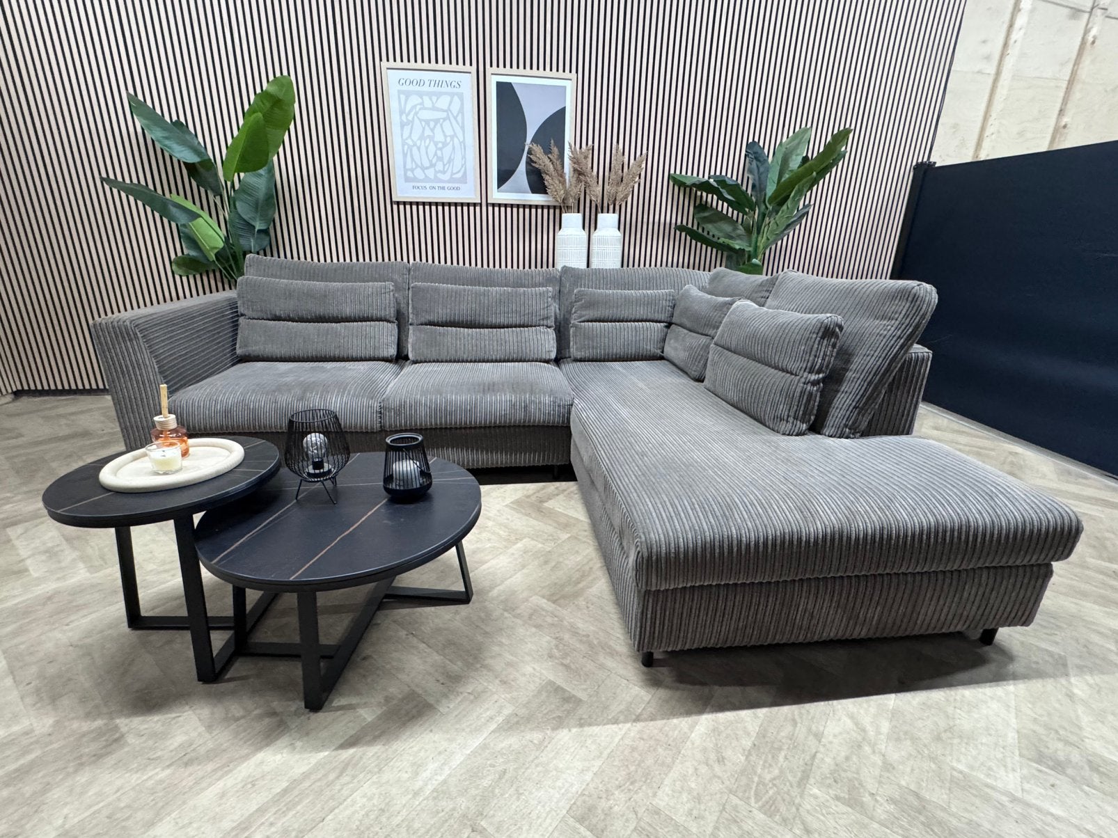 ZGAN Ribstof Hoekbank Loungebank - Grijs - 290 x 225, 250 tot 300 cm, -, Ribbel ribstof hoekbank grijs loungebank tijdloos, -