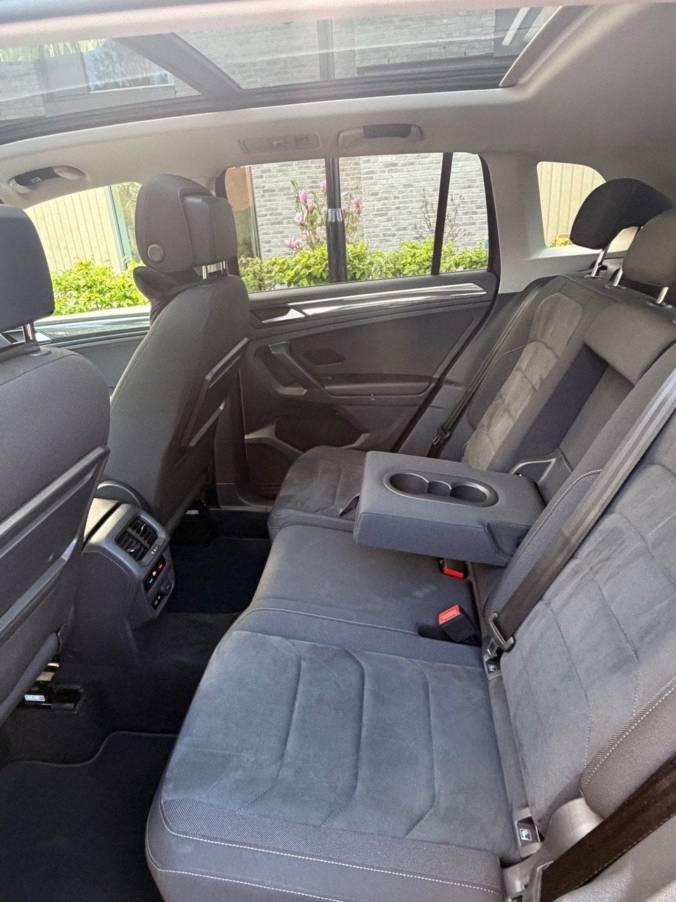 Foto 19 van Volkswagen Tiguan 2.0 TSI 190pk 4Motion DSG 2020 Grijs