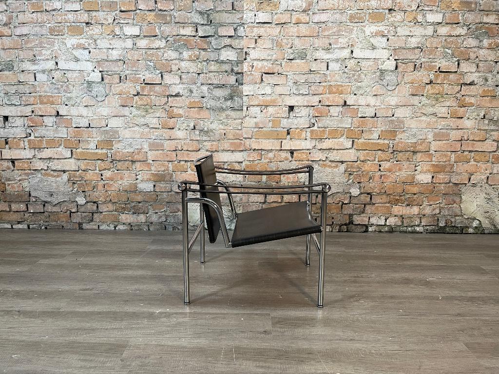 Cassina LC1 bij TheReSales, Huis en Inrichting, Ophalen, Minder dan 75 cm, Design, Zo goed als nieuw
