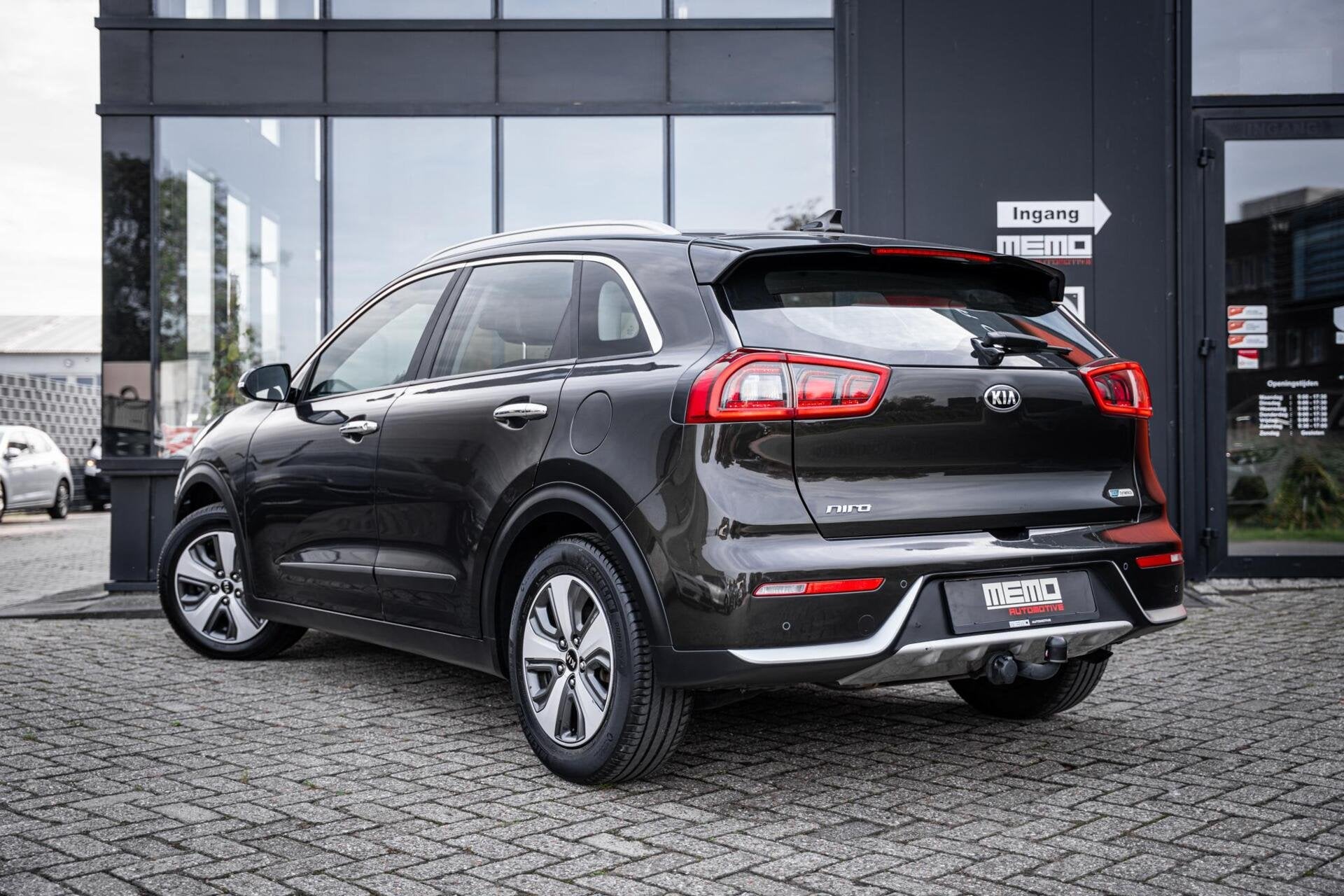 Kia Niro 1.6 GDi Hybrid DynamicLine*TREKHAAK*CAMERA*CARPLAY*, Gebruikt, Euro 6, 26 km/l, SUV of Terreinwagen