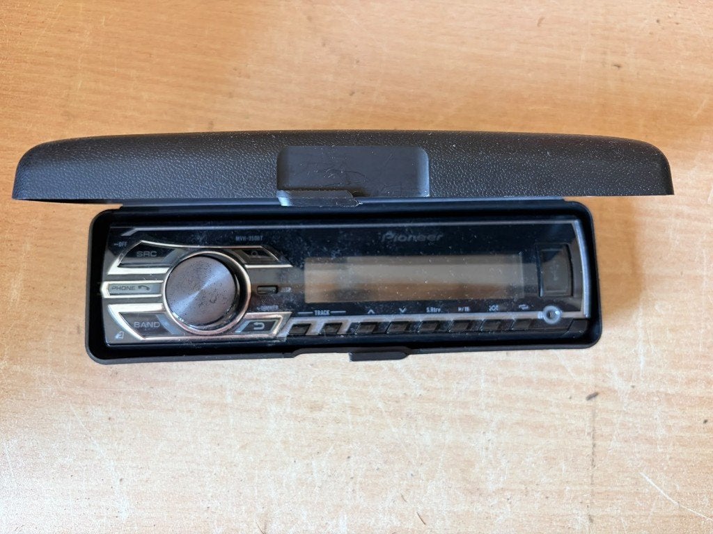 Pioneer MVH-350BT Autoradio met Bluetooth en hoesje, Ophalen, Gebruikt