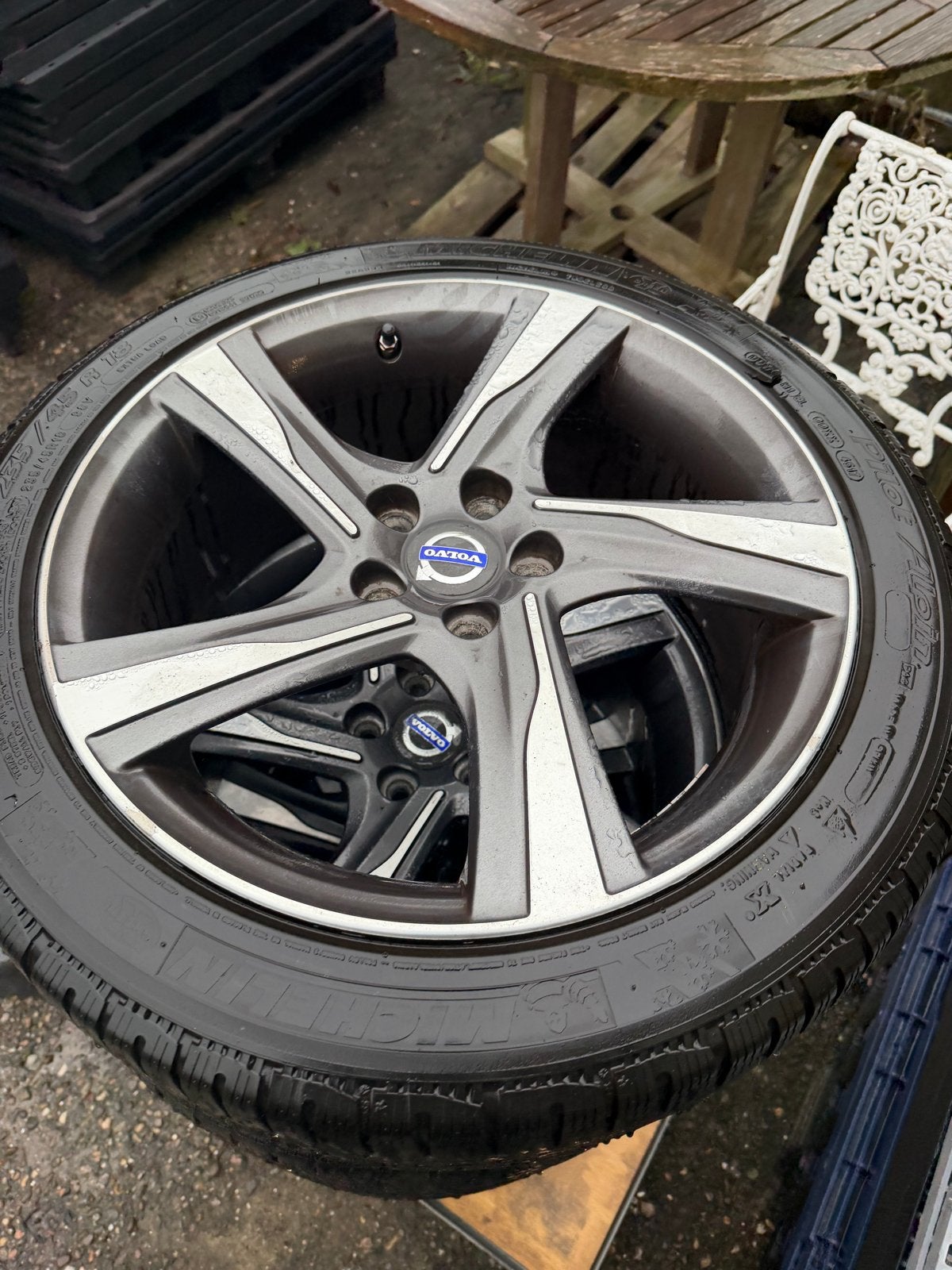 Volvo 18 inch winterbanden met velgen - 235/45 R18, Ophalen, 18 inch, Gebruikt, Banden en Velgen