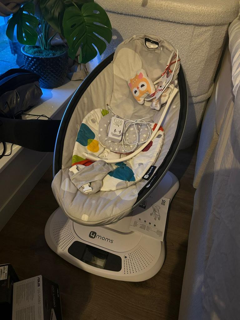 4moms mamaroo elektrische wipstoel, Ophalen, Zo goed als nieuw