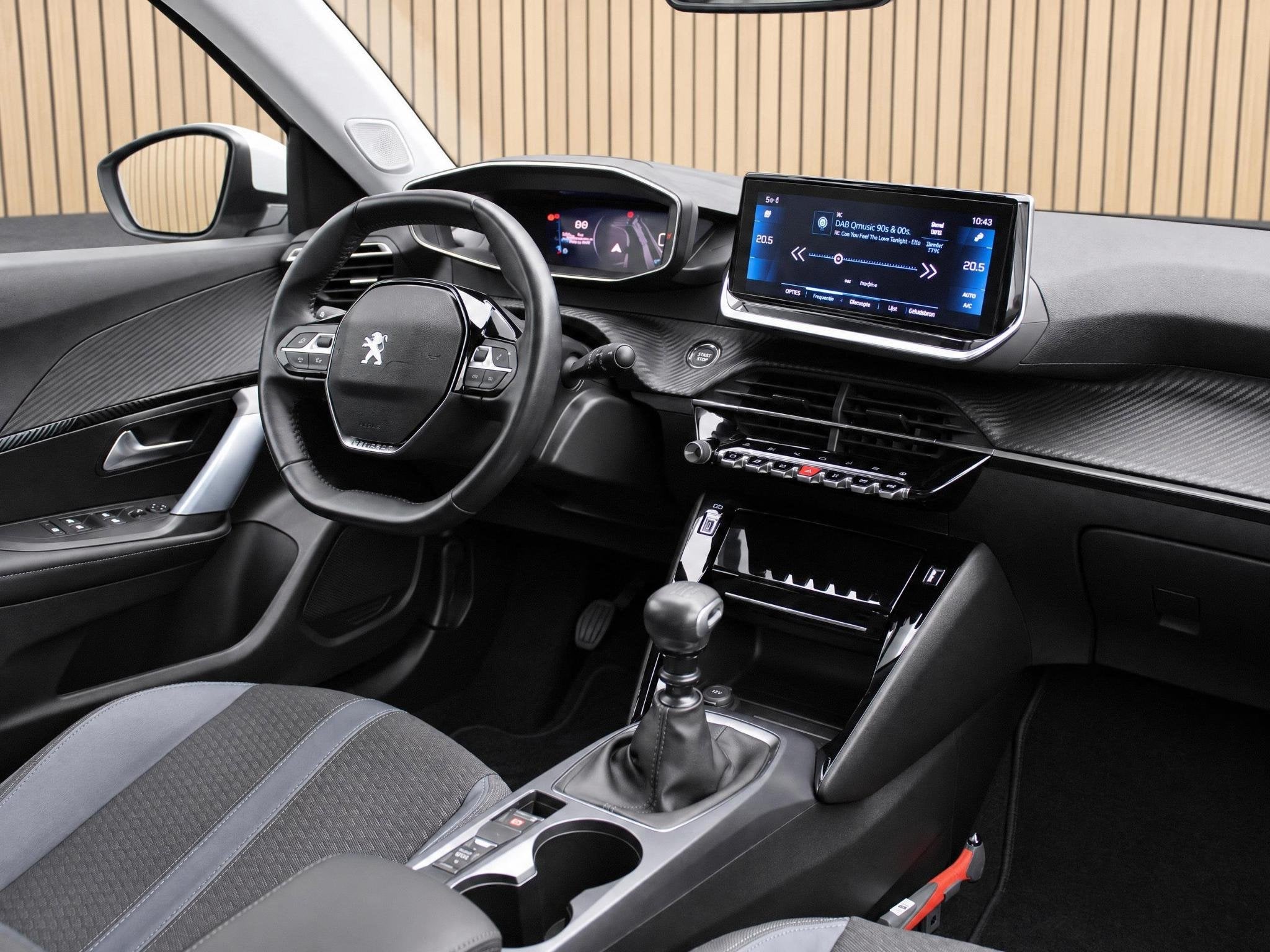 Peugeot 2008 1.2 PT 100 Allure CAMERA/NAVI/CLIMA, 12 maanden, Gebruikt, Euro 6, 1199 cc