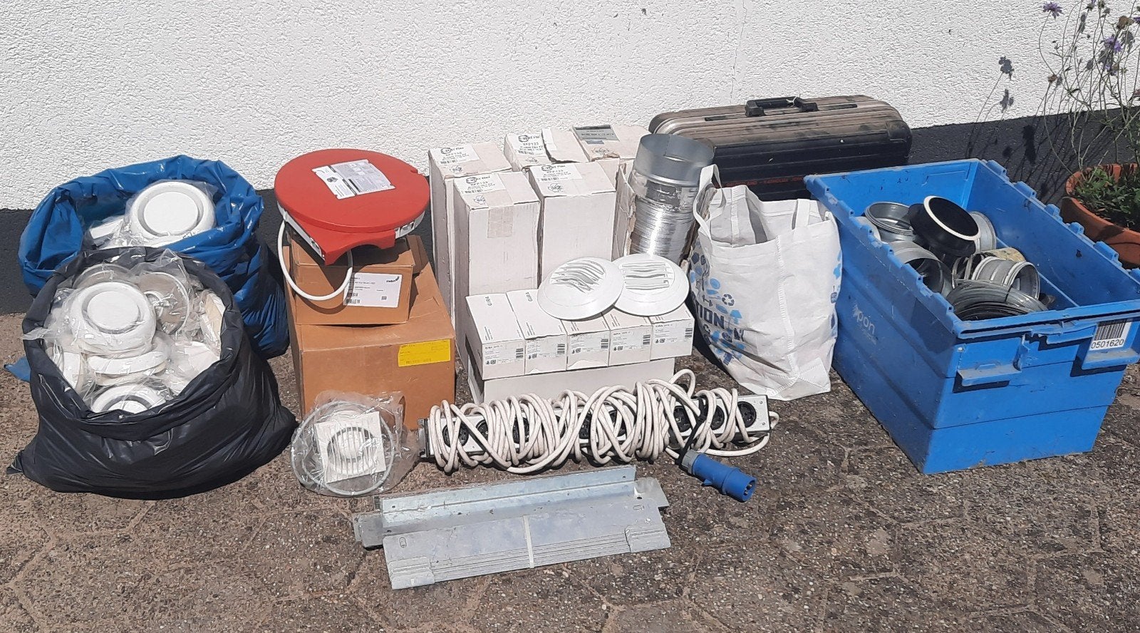 Partij installatie materiaal & elektra, Zehnder, Itho, Gira, Ophalen of Verzenden, Zo goed als nieuw, Ventilator en Afzuiger